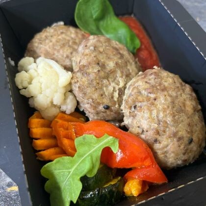 Гречаники в томатном соусе с овощами