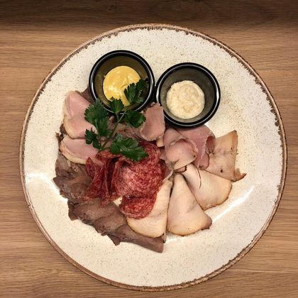 Мясная тарелка