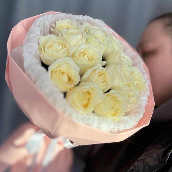 Букет белых роз Аваланж