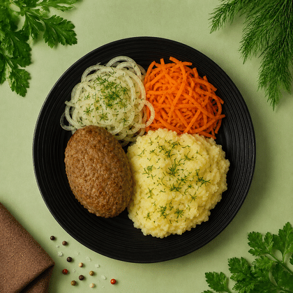 Котлета Домашняя с картофельным пюре и корейской морковкой