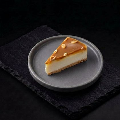 Чизкейк "Карамель и арахис"