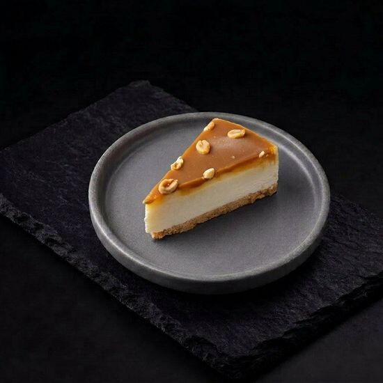 Чизкейк «Карамель и арахис»