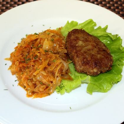 Капуста дуэт (цветная + брокколи) с куриной котлетой