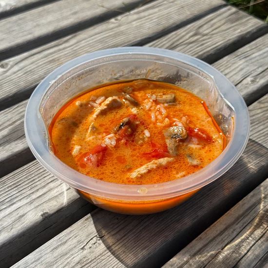 Суп Том ям с курицей и шампиньонами
