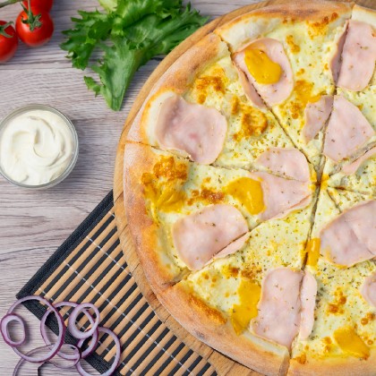 Пицца с ветчиной 25 см/340 г