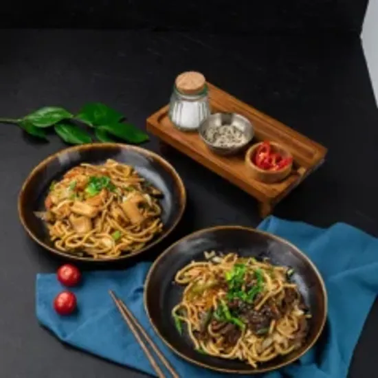 Жареная лапша с морепродуктами
