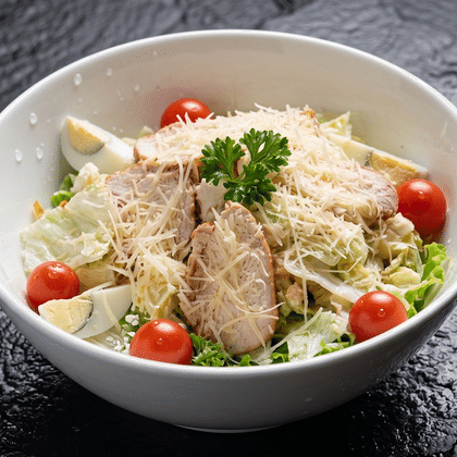 Салат цезарь с курицей