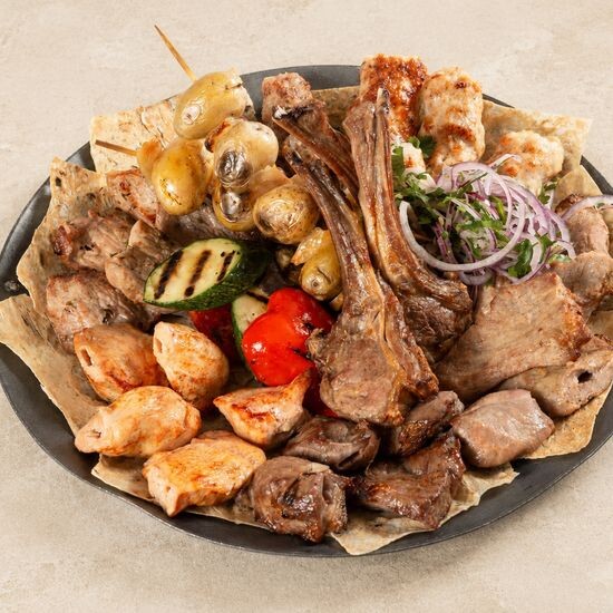 Ассорти шашлыков с молодым картофелем