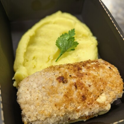 Зразы мясные с грибами и  картофельным пюре