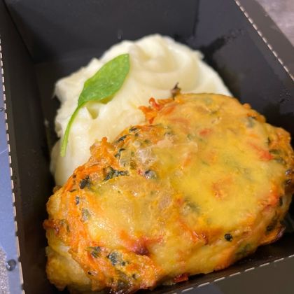 Треска под овощной шапочкой с пюре