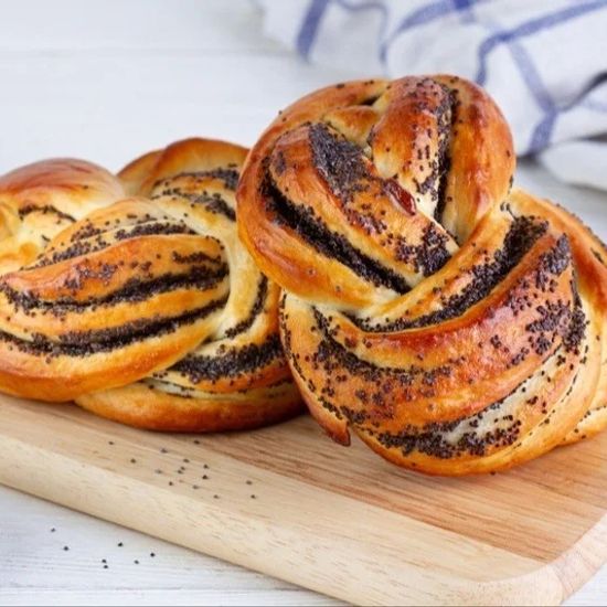 Плетенка с маком
