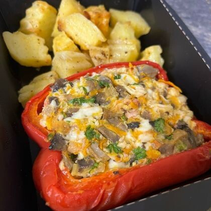 Фаршированный перец с печеным картофелем