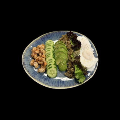 Креветка с киноа и овощами