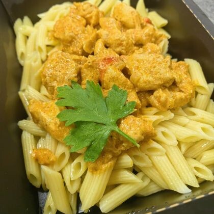 Поджарка из курицы с макаронами