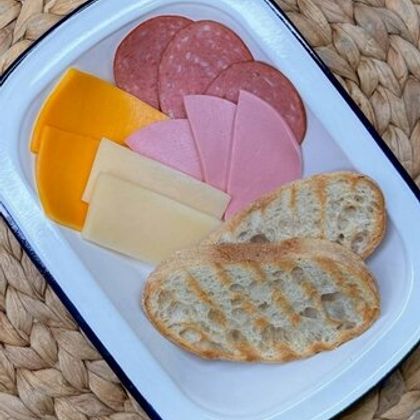 Сырно-мясная тарелка