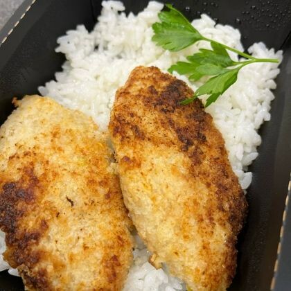 Рыбные котлеты из трески и лосося с рисом