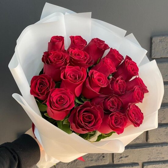 🌹Классика из 19 красных кенийских роз