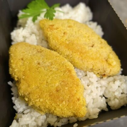 Рыбные котлеты из трески и лосося с рисом