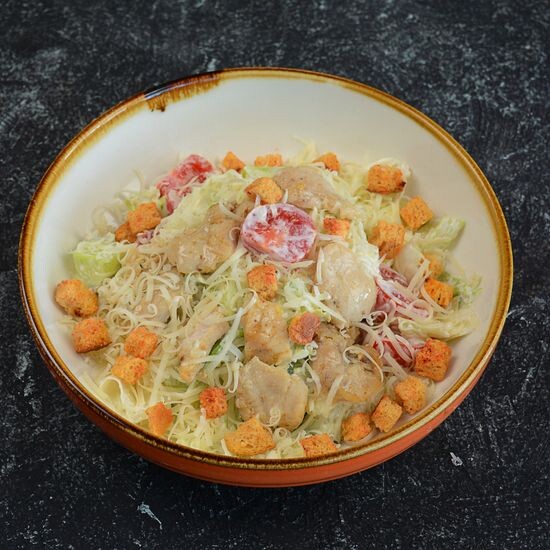 Салат Цезарь с курицей