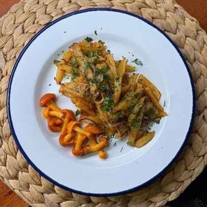 Жаренная картошка с маринованными опятами