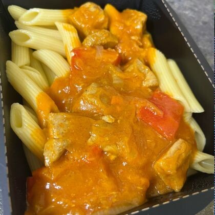 Гуляш венгерский с макаронами