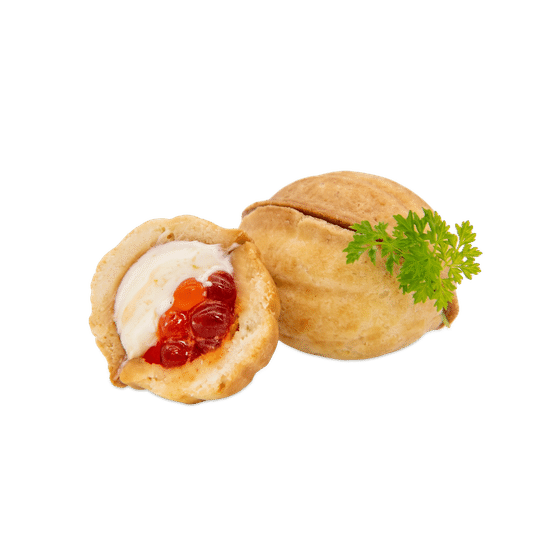 Орешек с красной икрой и маслом