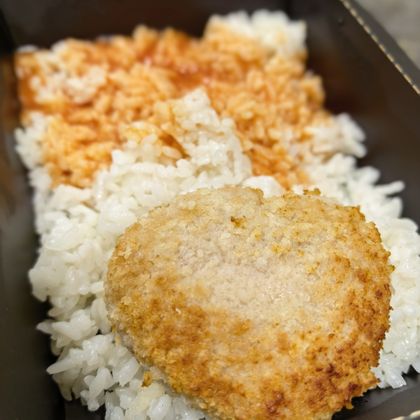 Мясные биточки с рисом