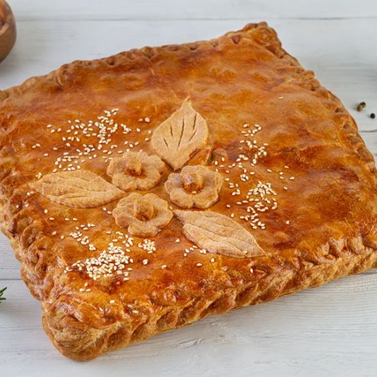 Пирог со свининой и луком