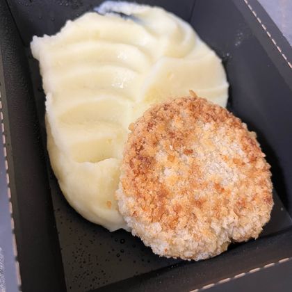 Рыбные котлеты с пюре