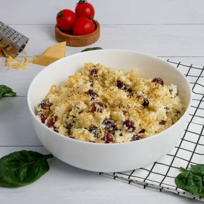 Салат с виноградом и сыром 200 гр