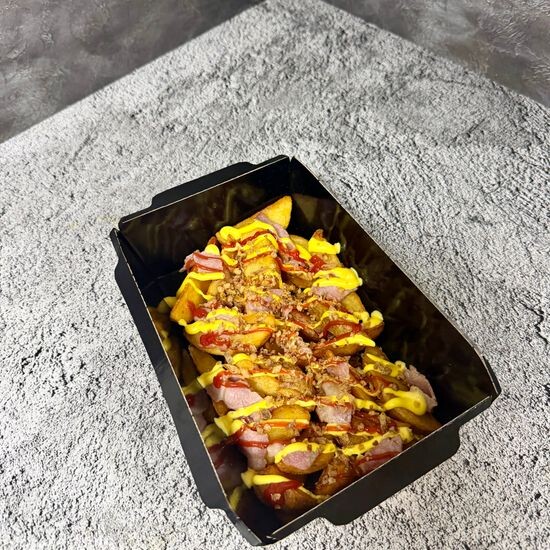 Картофель по-деревенски с беконом и луком