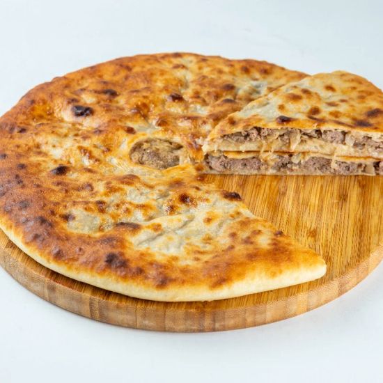 Осетинский пирог с мясом свинины, капустой/картофелем на выбор