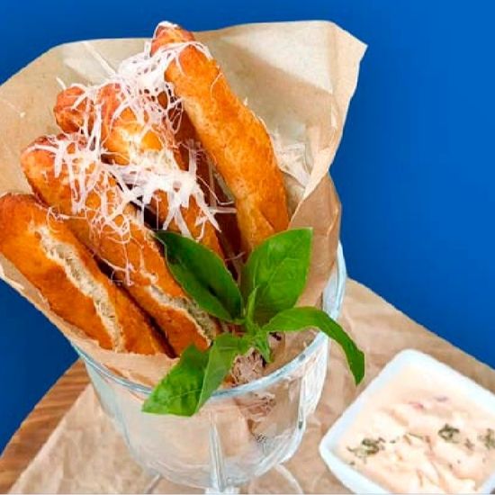 Пряные сырные палочки