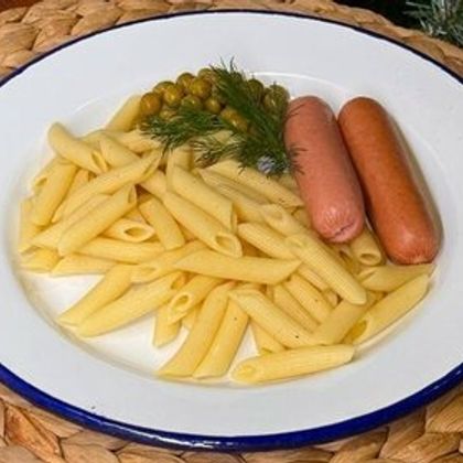 Сосиски с горошком