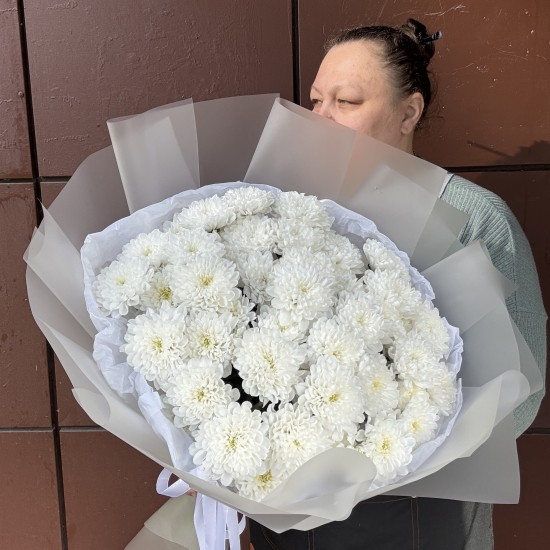 Букет  белоснежных хризантем