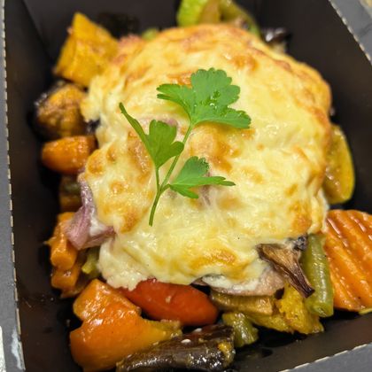 Мясо по-французски с печеными овощами