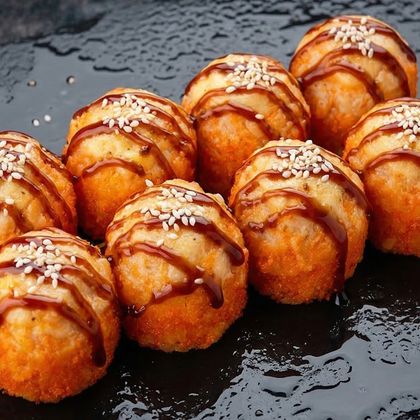 Запеченный ролл маасдам с гребешком