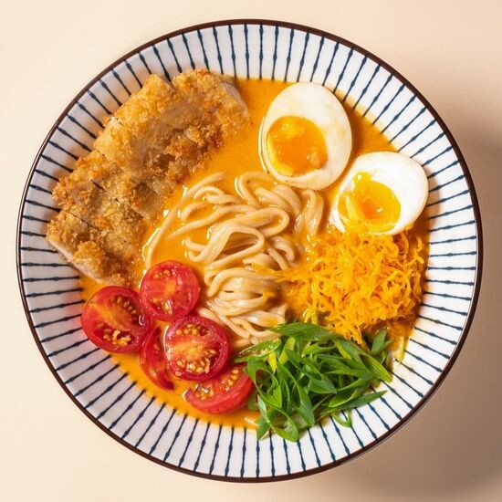 Сырный рамен с куриным катцу