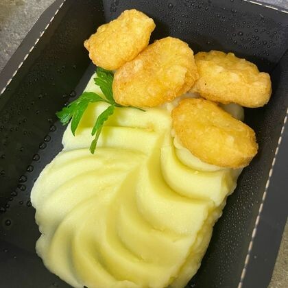 Куриные наггетсы с пюре