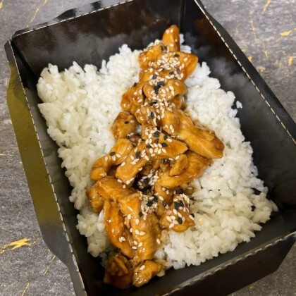 Куриная грудка в соусе терияки  с рисом