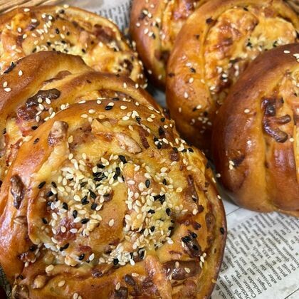 Улитка с ветчиной и сыром