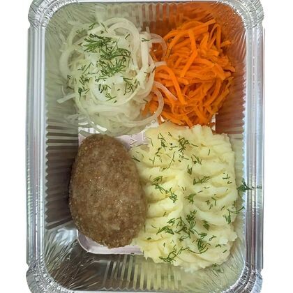 Котлета Домашняя с картофельным пюре и корейской морковкой
