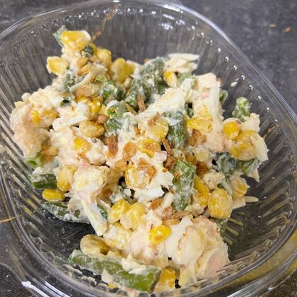 Салат с курицей и стручковой фасолью