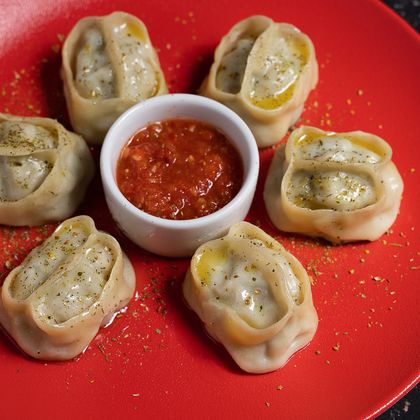 Манты с аджкой