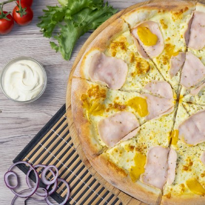Пицца с ветчиной 33 см/610 г