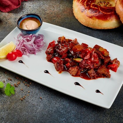 Острая говядина с овощами