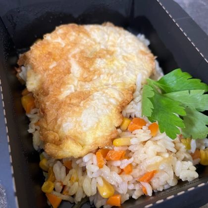 Куриная бризоль с рисом и овощами