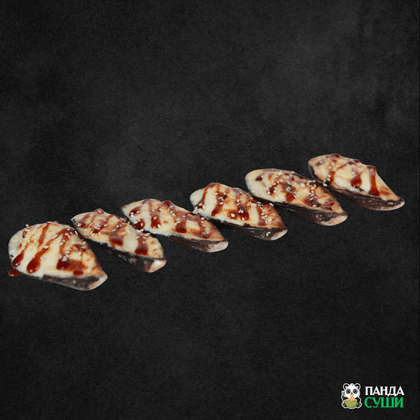 Мидии, запеченные под сырно-чесночным соусом