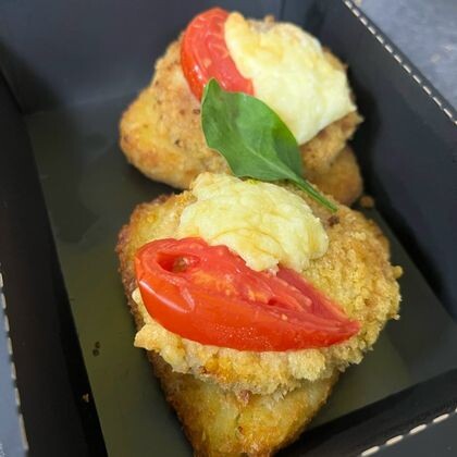 Мясные котлеты на картофельном дранике